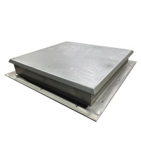 Люк кровельный ЛКР из нержавеющей стали - утепленная крышка с загнутыми краями в закрытом виде и опорная полка рамы